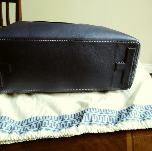 Large Women's Tote W/matching wallet - Picture 5 of 7